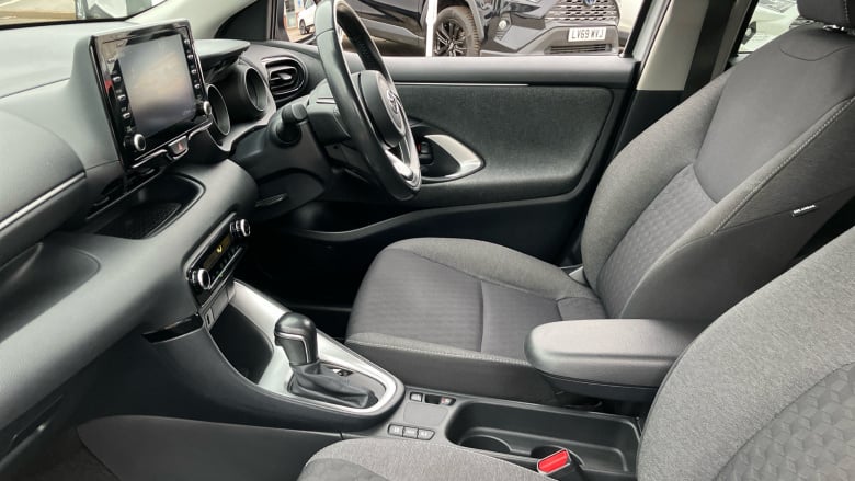 Toyota Yaris 1.5 Hybrid Design 5dr CVT Hybrid Hatchback